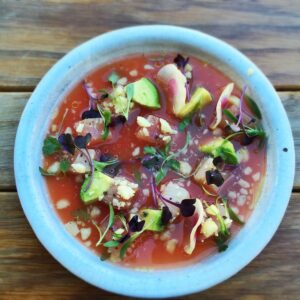 Gazpacho de sandía con aguacate