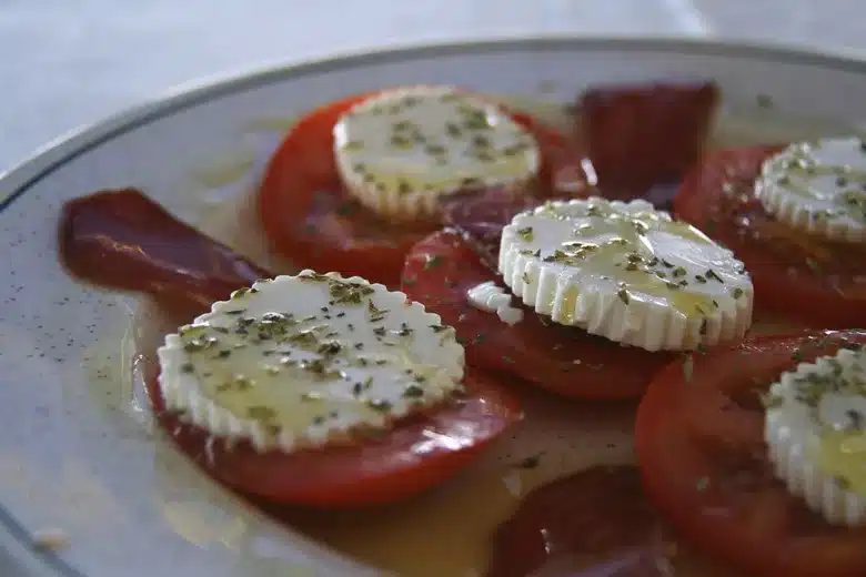 ensalada de cecina y queso de cabra