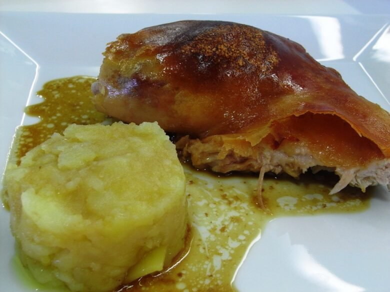 Cómo preparar un delicioso cochinillo al horno de leña